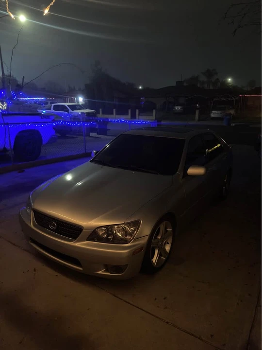 2004 Lexus IS 1st Gen - Image 2 of 11