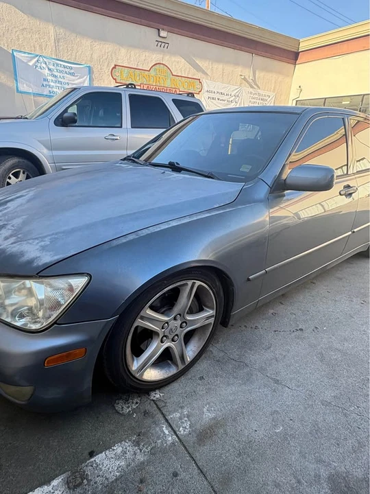 2004 Lexus IS 1st Gen - Image 9 of 9