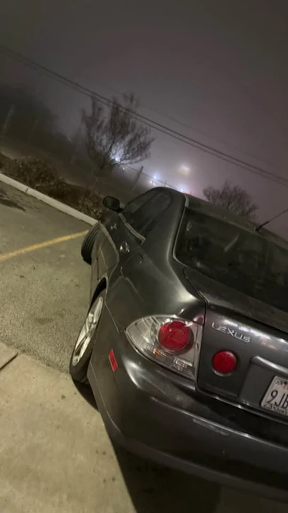 2004 Lexus IS 1st Gen - Image 4 of 5