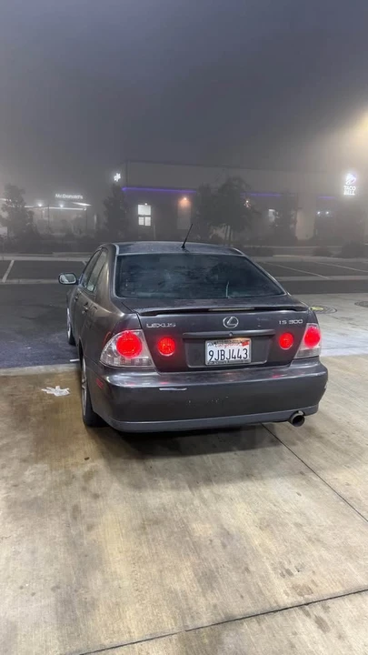 2004 Lexus IS 1st Gen - Image 3 of 5