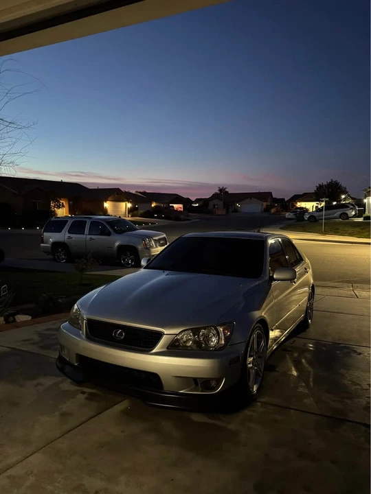 2004 Lexus IS 1st Gen - Image 8 of 11