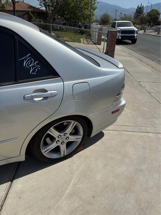 2004 Lexus IS 1st Gen - Image 10 of 11