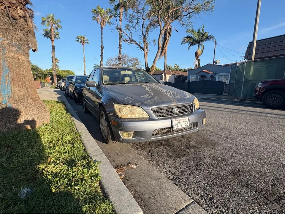 2004 Lexus IS 1st Gen - Image 8 of 10