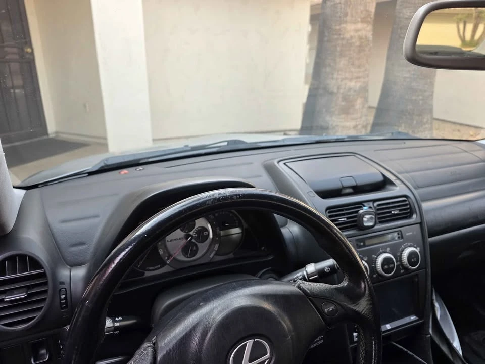 2004 Lexus IS 1st Gen - Image 10 of 19