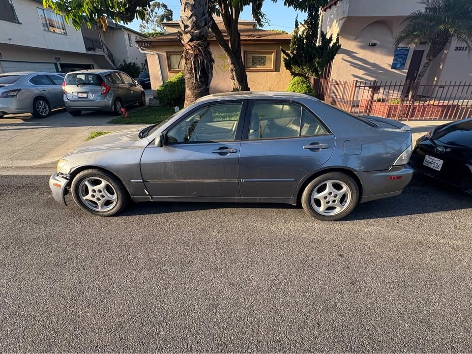 2004 Lexus IS 1st Gen - Image 6 of 10
