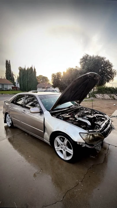 2004 Lexus IS 1st Gen - Image 12 of 16