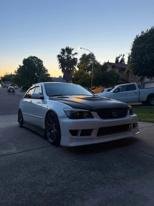 2004 Lexus IS 1st Gen - Image 4 of 4