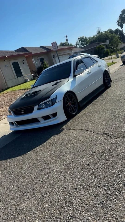 2004 Lexus IS 1st Gen - Image 2 of 4