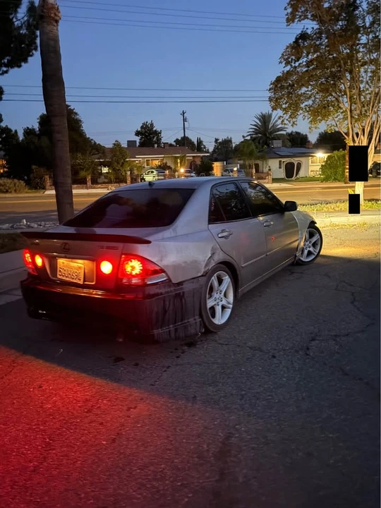 2004 Lexus IS 1st Gen - Image 15 of 16
