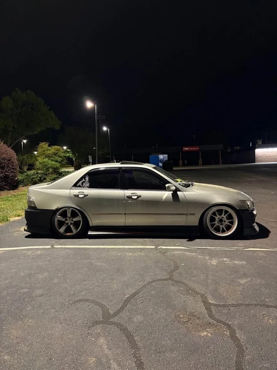 2004 Lexus IS 1st Gen - Image 2 of 5