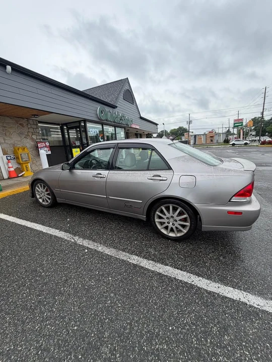 2004 Lexus IS 1st Gen - Image 5 of 6