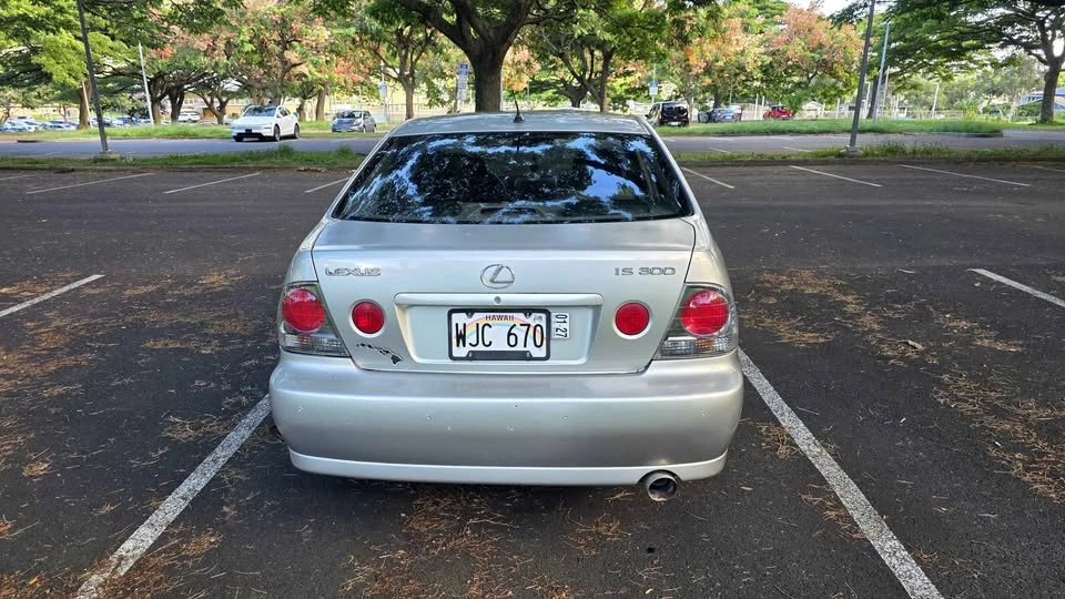 2004 Lexus IS 1st Gen - Image 7 of 13