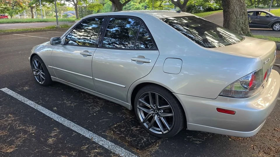 2004 Lexus IS 1st Gen - Image 6 of 13