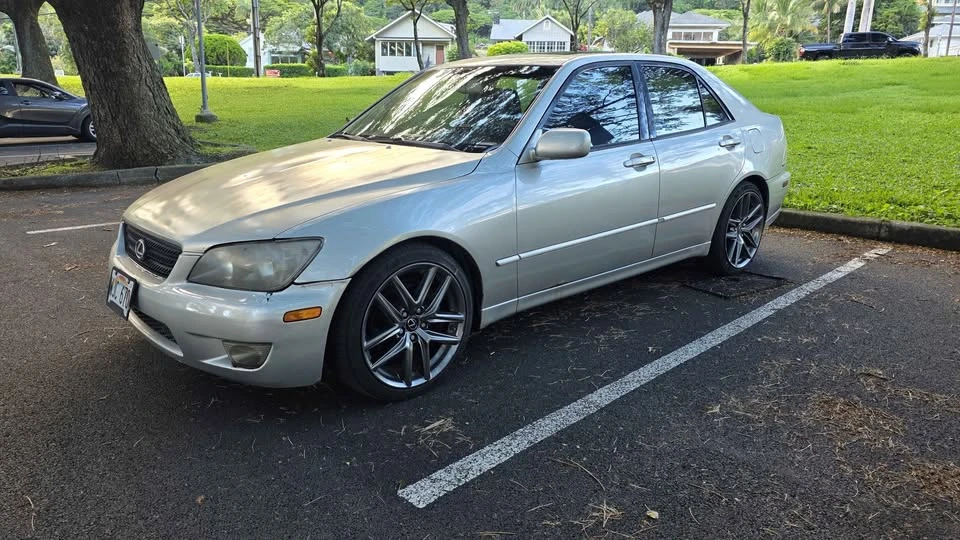 2004 Lexus IS 1st Gen - Image 4 of 13