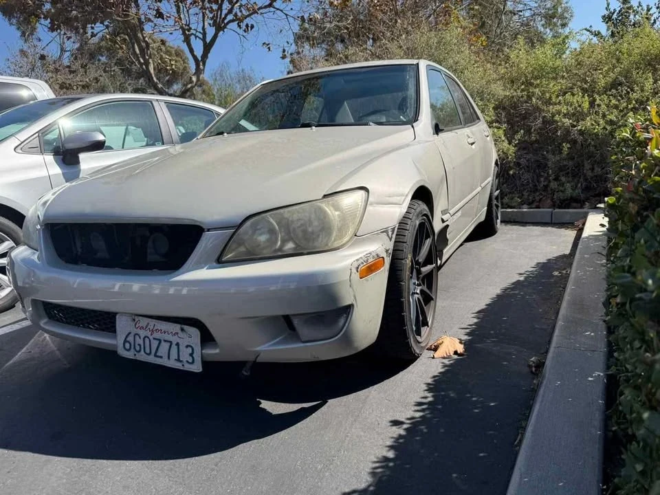 2004 Lexus IS 1st Gen - Image 2 of 9