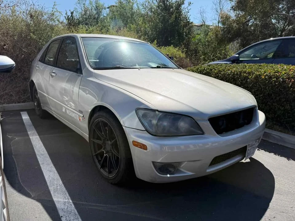 2004 Lexus IS 1st Gen - Image 5 of 8
