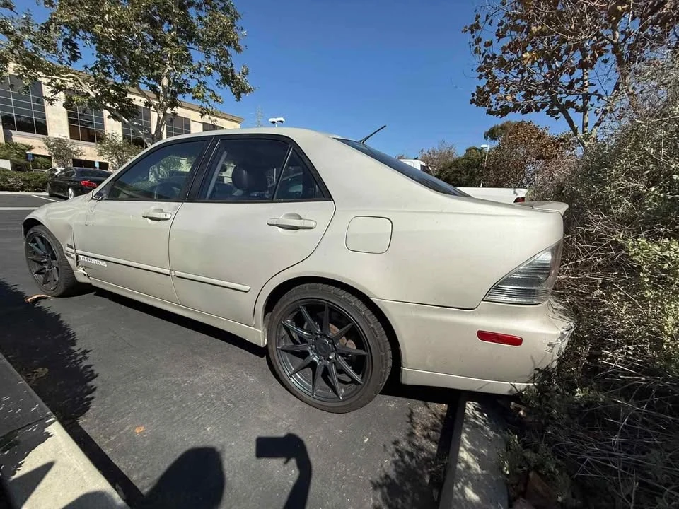 2004 Lexus IS 1st Gen - Image 6 of 8