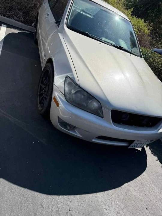 2004 Lexus IS 1st Gen - Image 4 of 8
