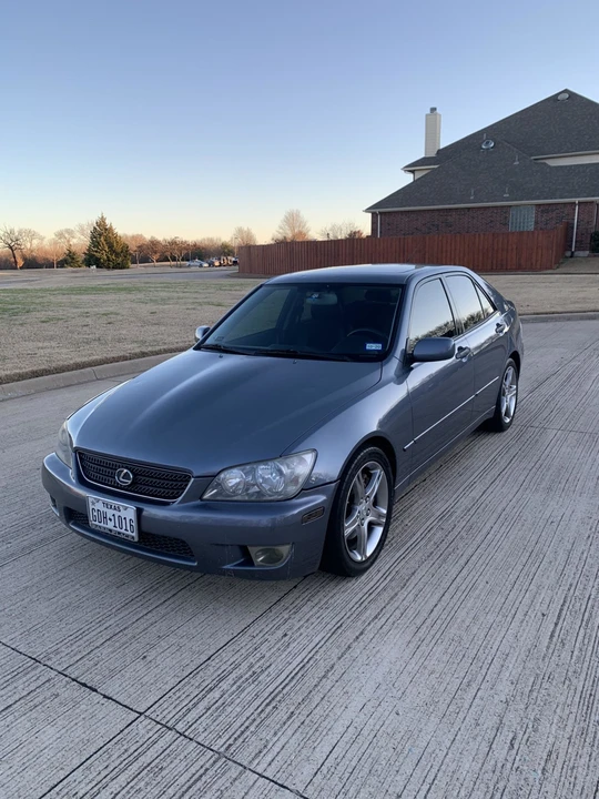2004 Lexus IS 1st Gen - Image 2 of 31