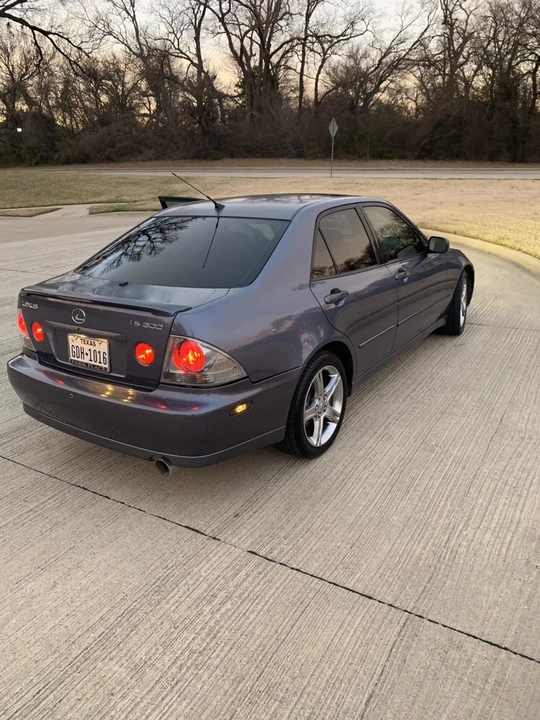 2004 Lexus IS 1st Gen - Image 16 of 31