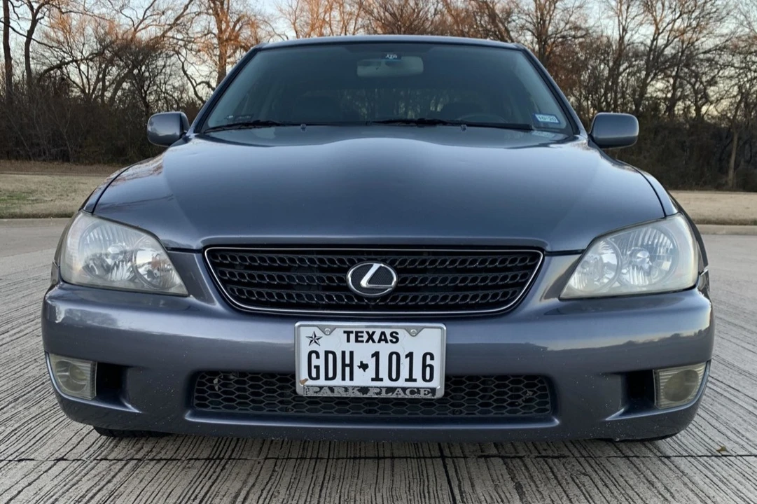 2004 Lexus IS 1st Gen - Image 7 of 31