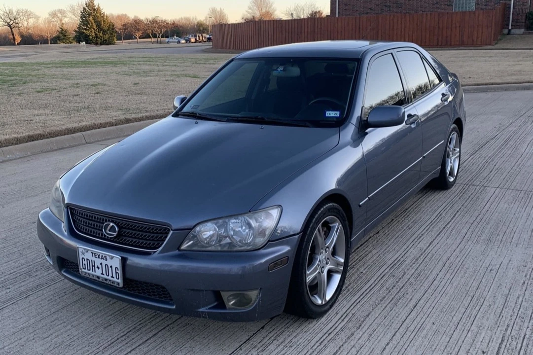 2004 Lexus IS 1st Gen - Image 3 of 31