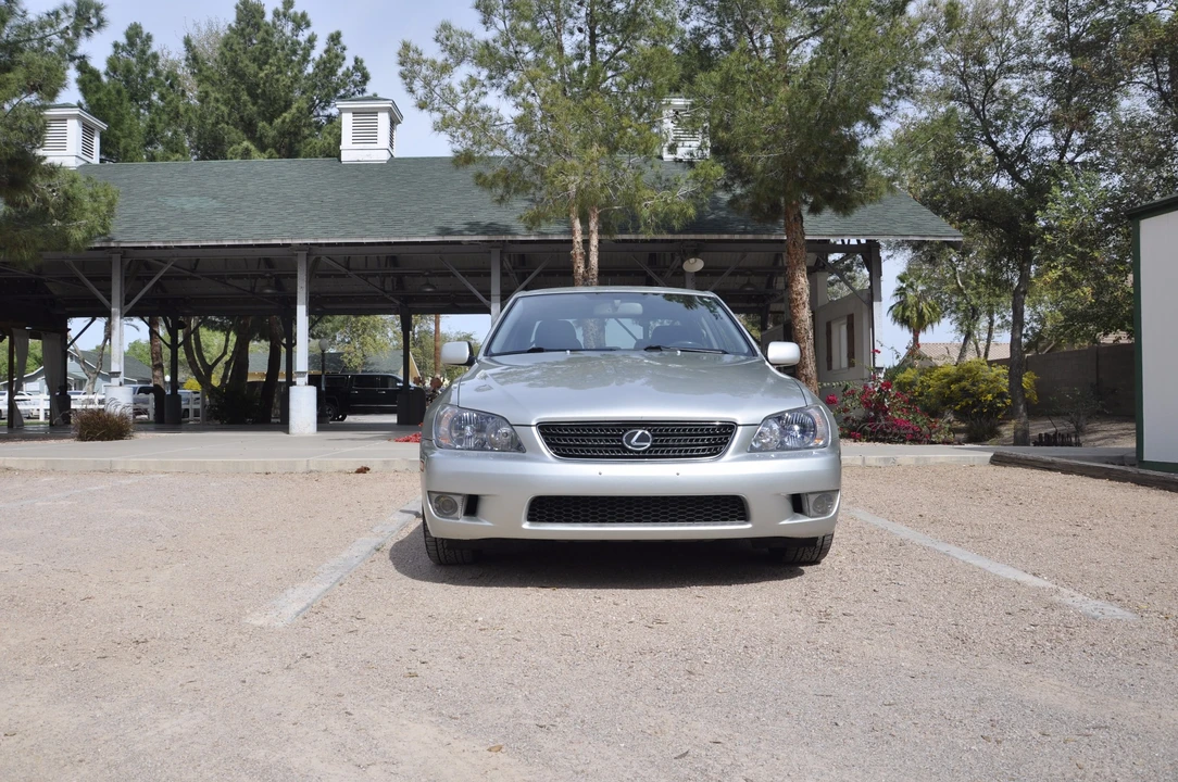 2004 Lexus IS 1st Gen - Image 2 of 31