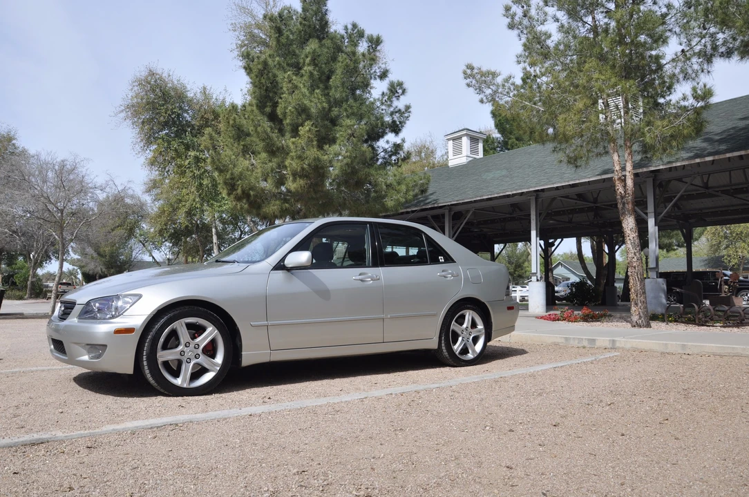2004 Lexus IS 1st Gen - Image 4 of 31