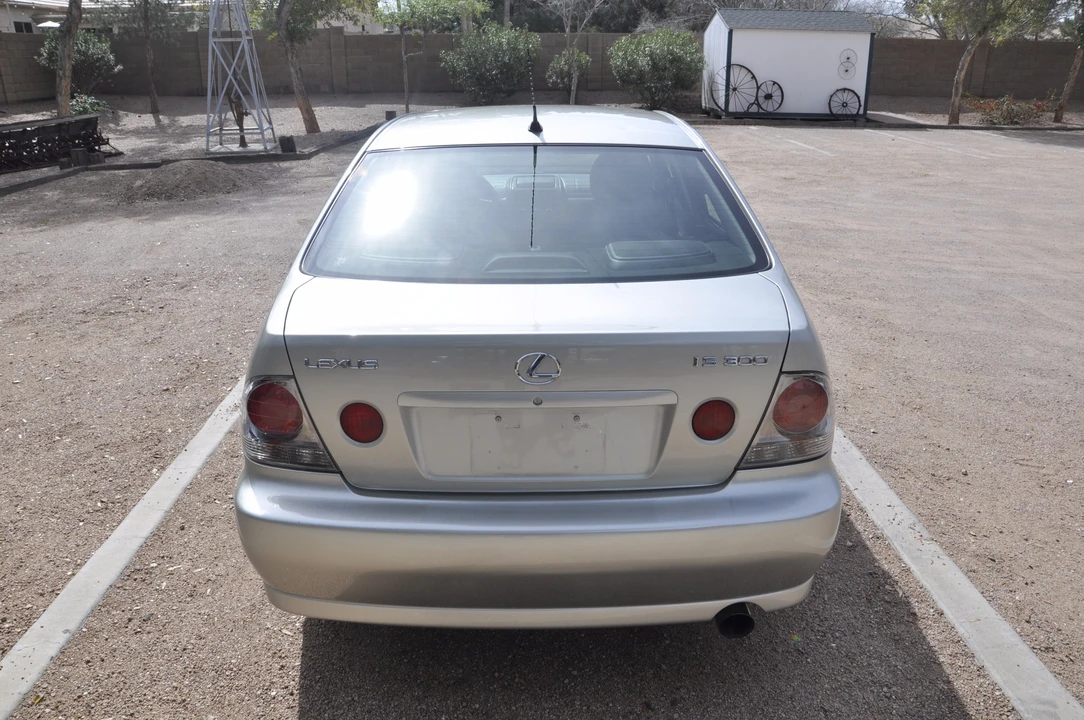 2004 Lexus IS 1st Gen - Image 9 of 31