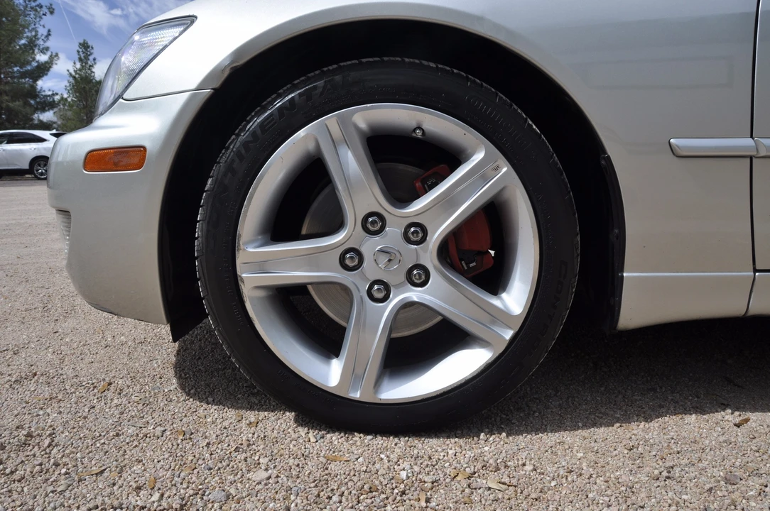 2004 Lexus IS 1st Gen - Image 17 of 31