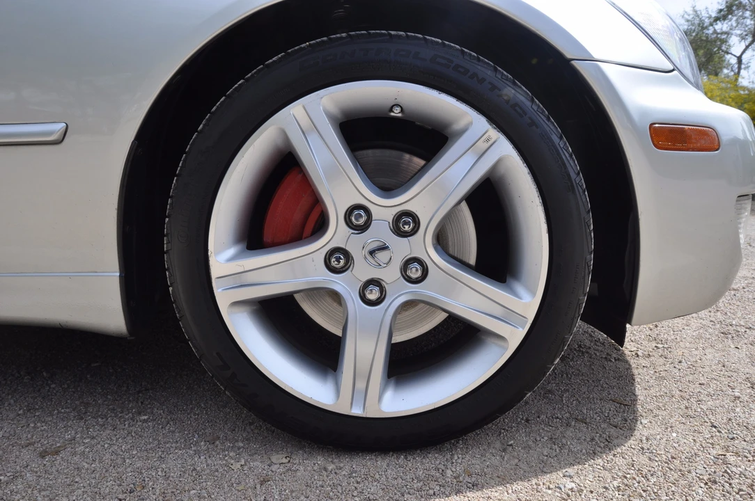 2004 Lexus IS 1st Gen - Image 18 of 31