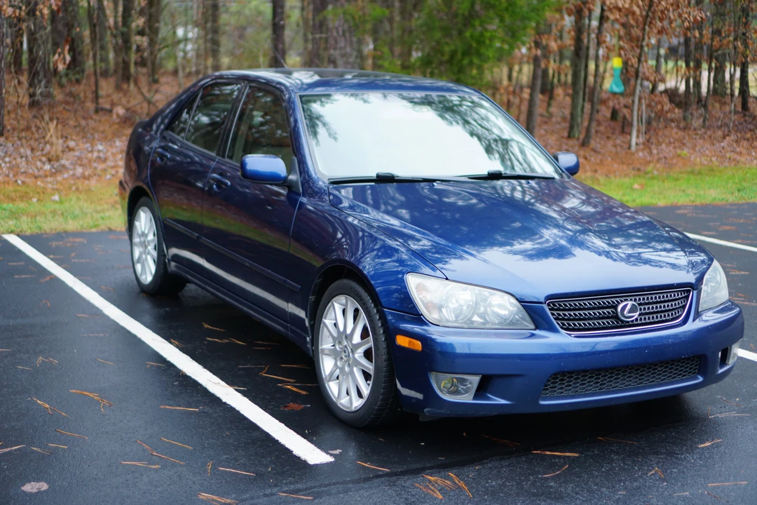 2004 Lexus IS 1st Gen - Image 16 of 31