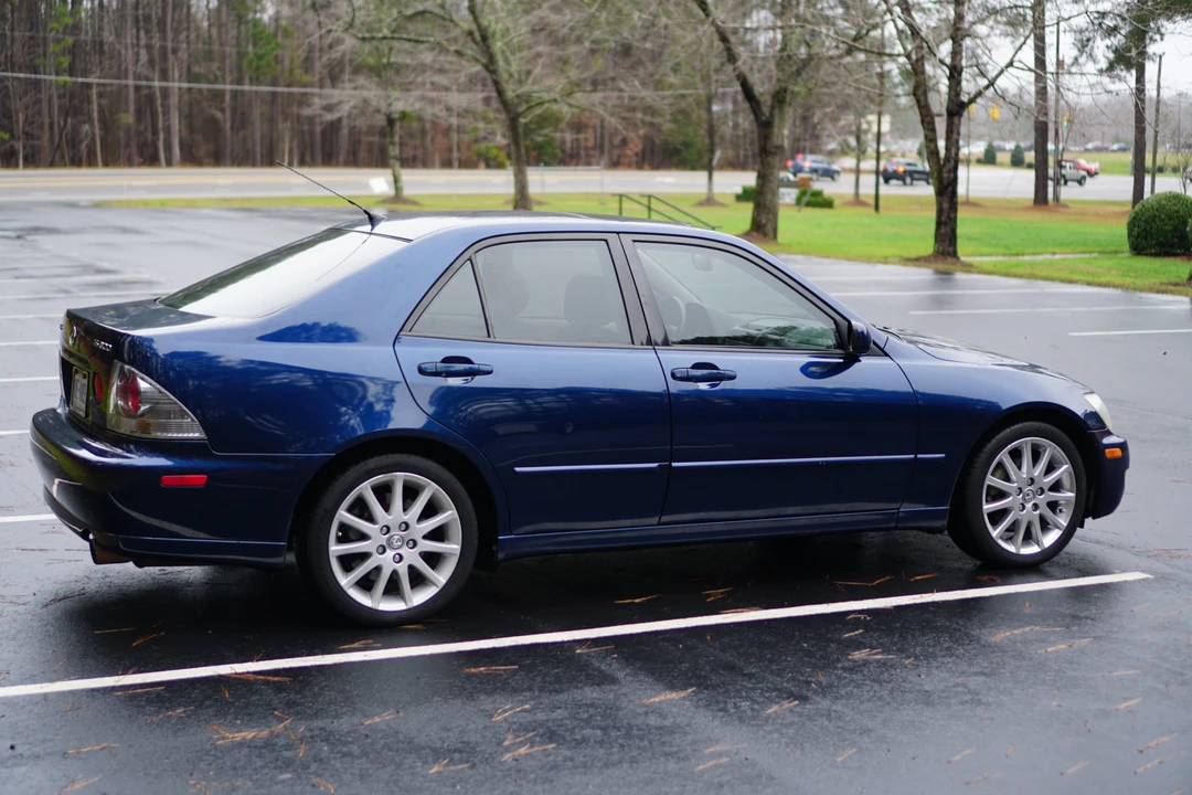2004 Lexus IS 1st Gen - Image 14 of 31