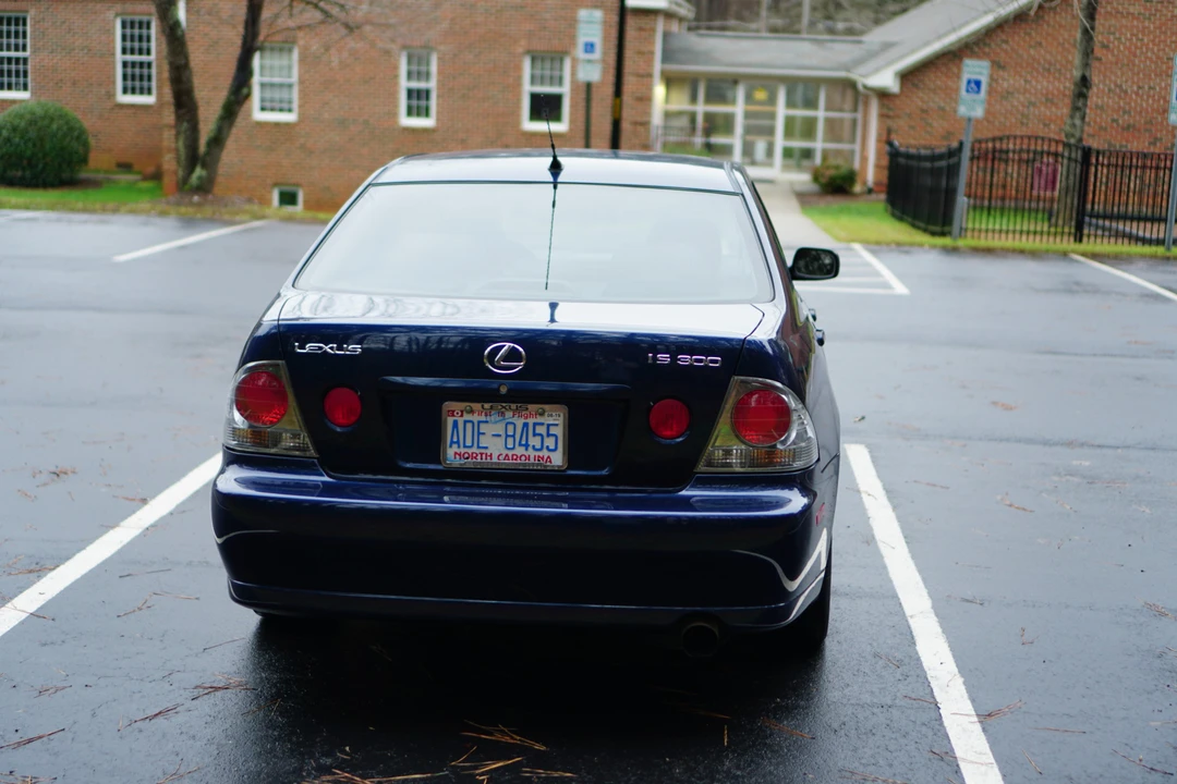 2004 Lexus IS 1st Gen - Image 10 of 31