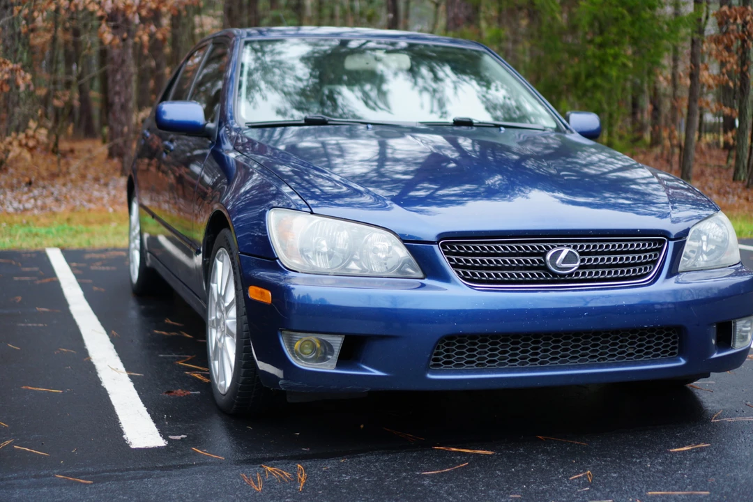 2004 Lexus IS 1st Gen - Image 17 of 31