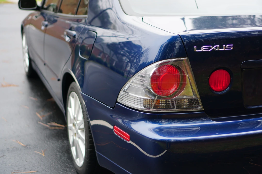 2004 Lexus IS 1st Gen - Image 25 of 31