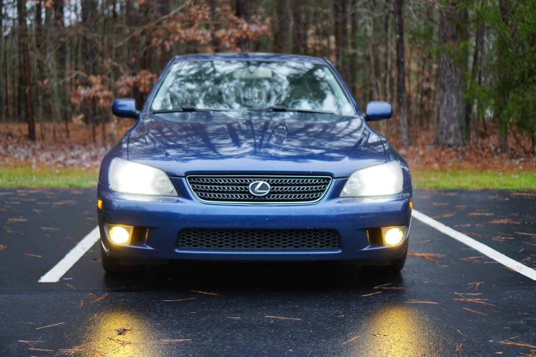 2004 Lexus IS 1st Gen - Image 19 of 31