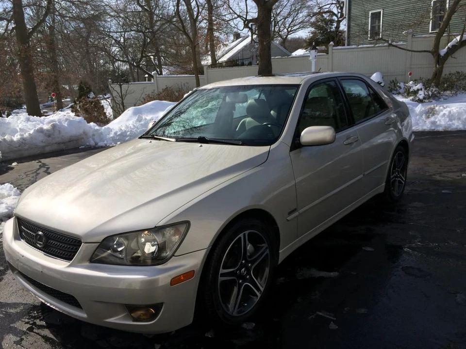 2004 Lexus IS 1st Gen - Image 16 of 28