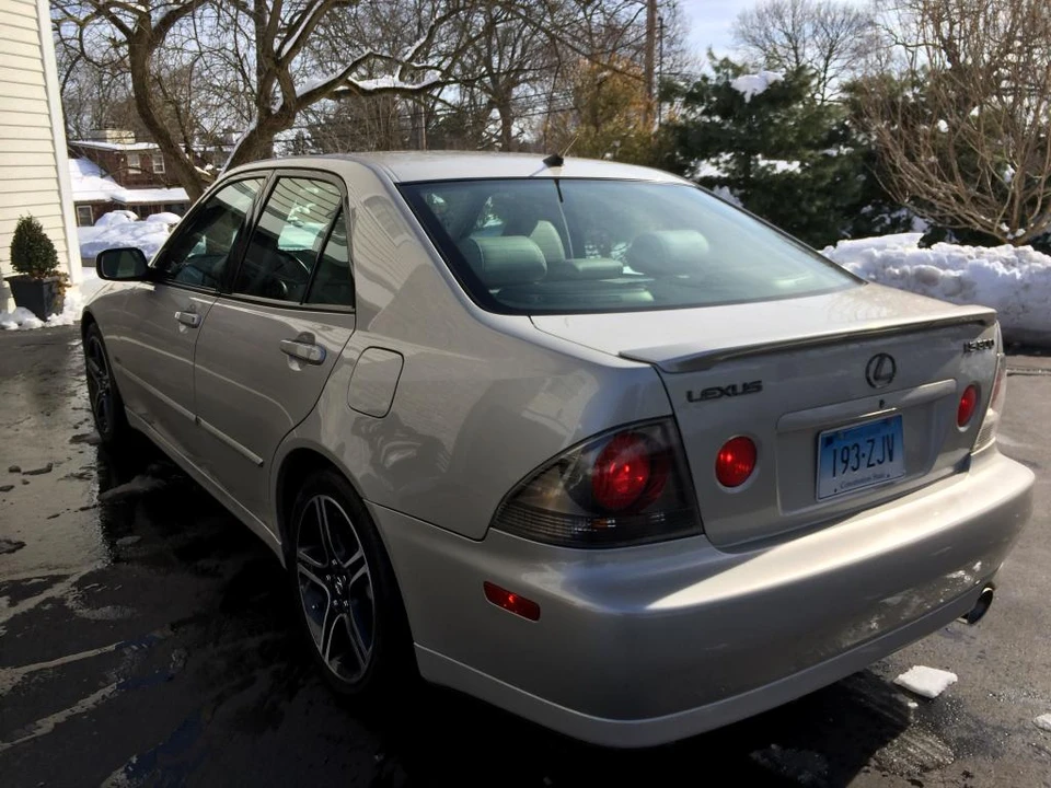 2004 Lexus IS 1st Gen - Image 19 of 28