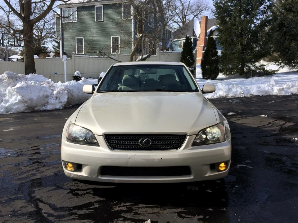 2004 Lexus IS 1st Gen - Image 4 of 28