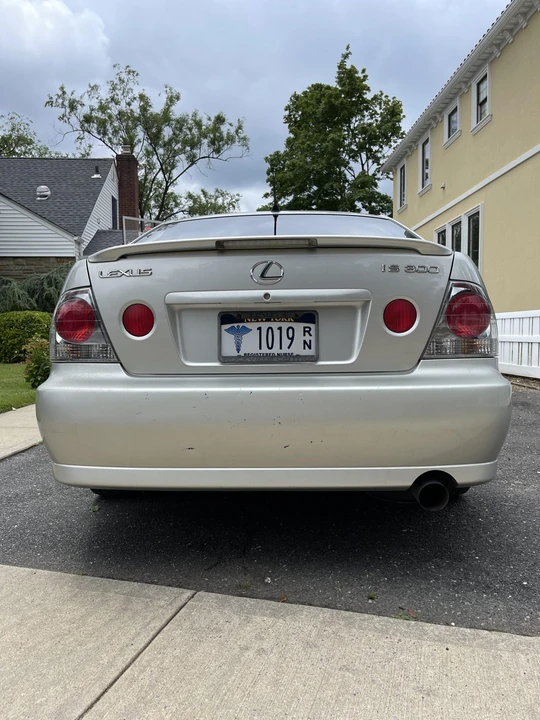 2004 Lexus IS 1st Gen - Image 8 of 31