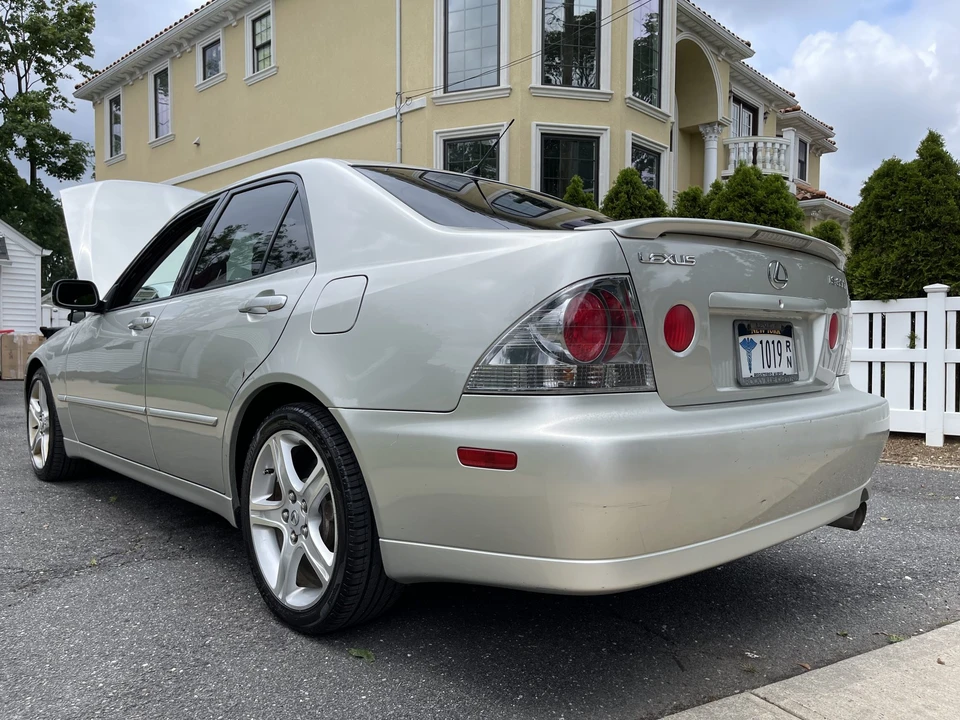 2004 Lexus IS 1st Gen - Image 7 of 31