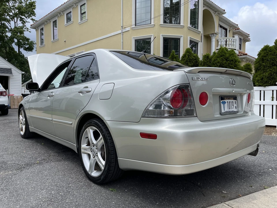 2004 Lexus IS 1st Gen - Image 6 of 31