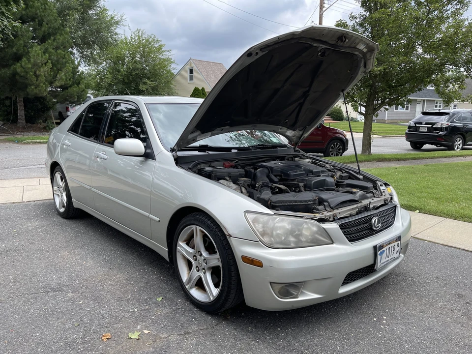 2004 Lexus IS 1st Gen - Image 13 of 31