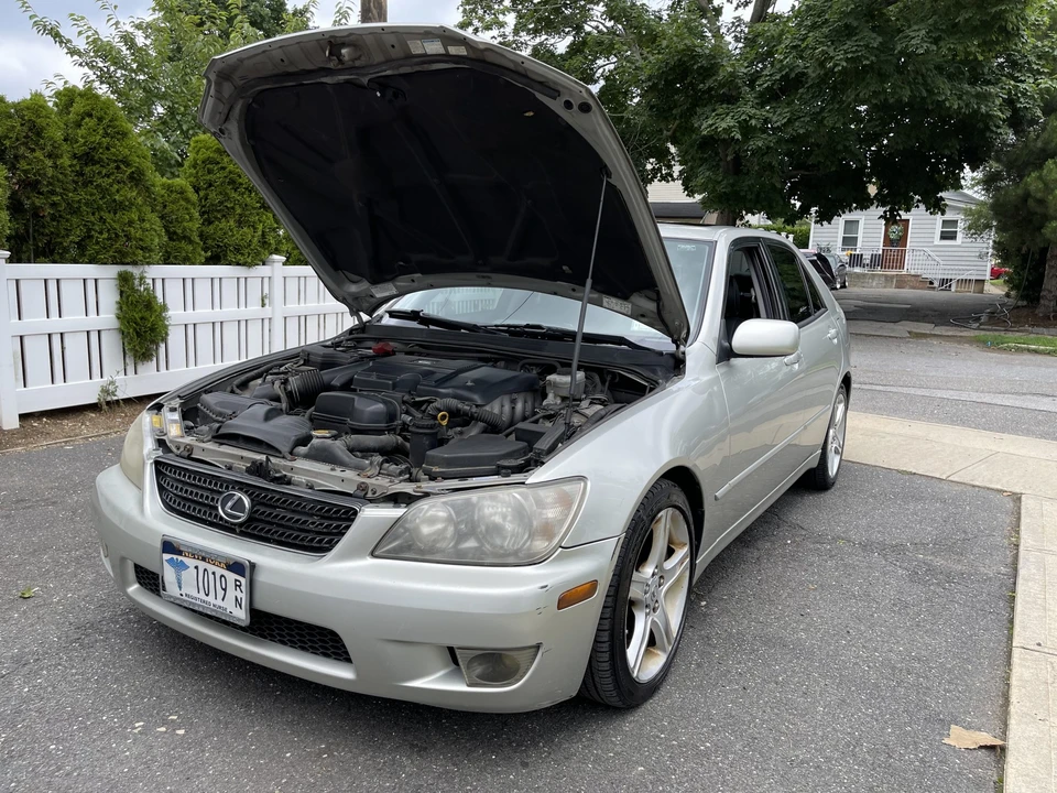 2004 Lexus IS 1st Gen - Image 14 of 31