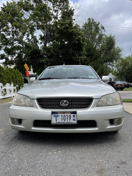 2004 Lexus IS 1st Gen - Image 4 of 31