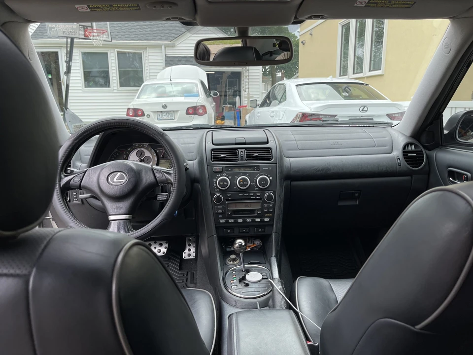 2004 Lexus IS 1st Gen - Image 19 of 31