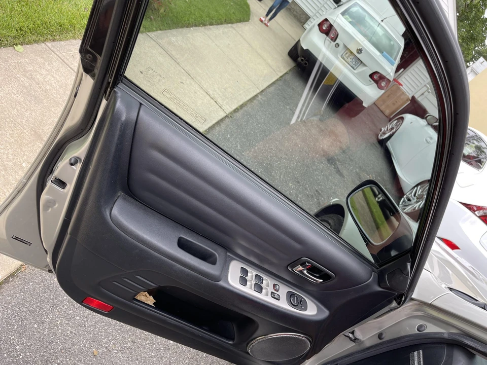 2004 Lexus IS 1st Gen - Image 21 of 31