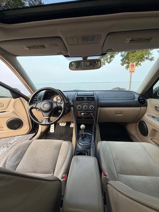 2004 Lexus IS 1st Gen - Image 7 of 10
