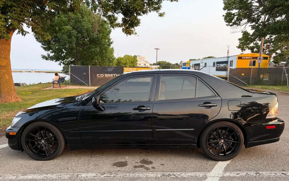 2004 Lexus IS 1st Gen - Image 4 of 10